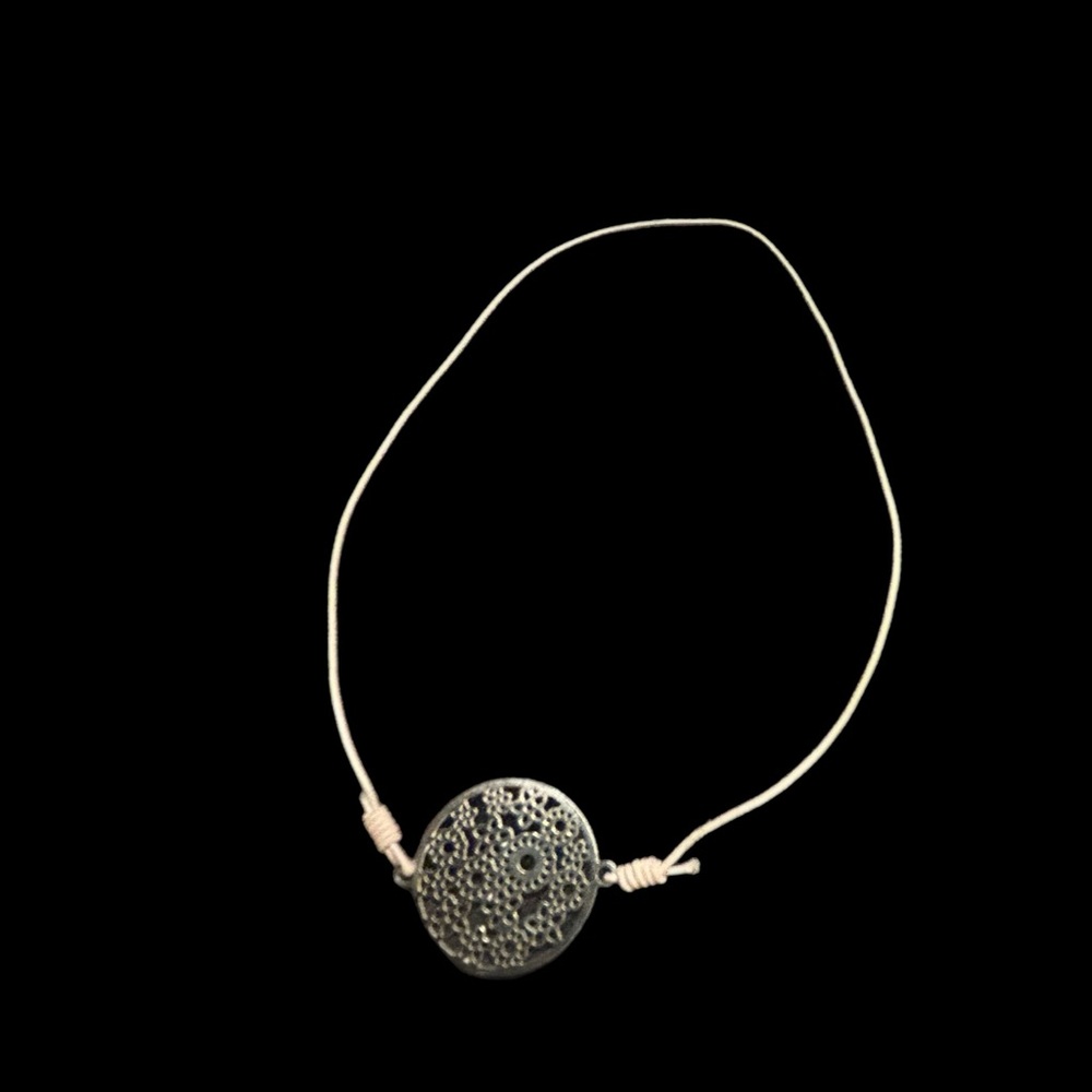 Silver Circle Patterned Pendant Bracelet/Arm band